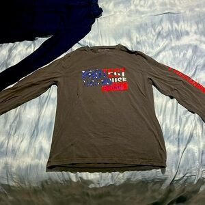 Medium American Styled Long Sleeve Shirt.